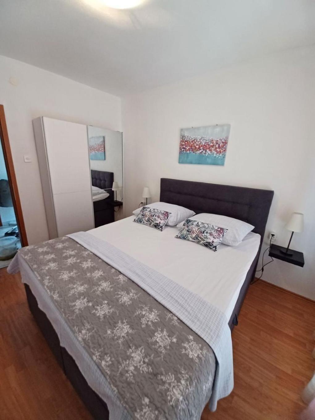Apartment Marijica Trogir Exterior photo